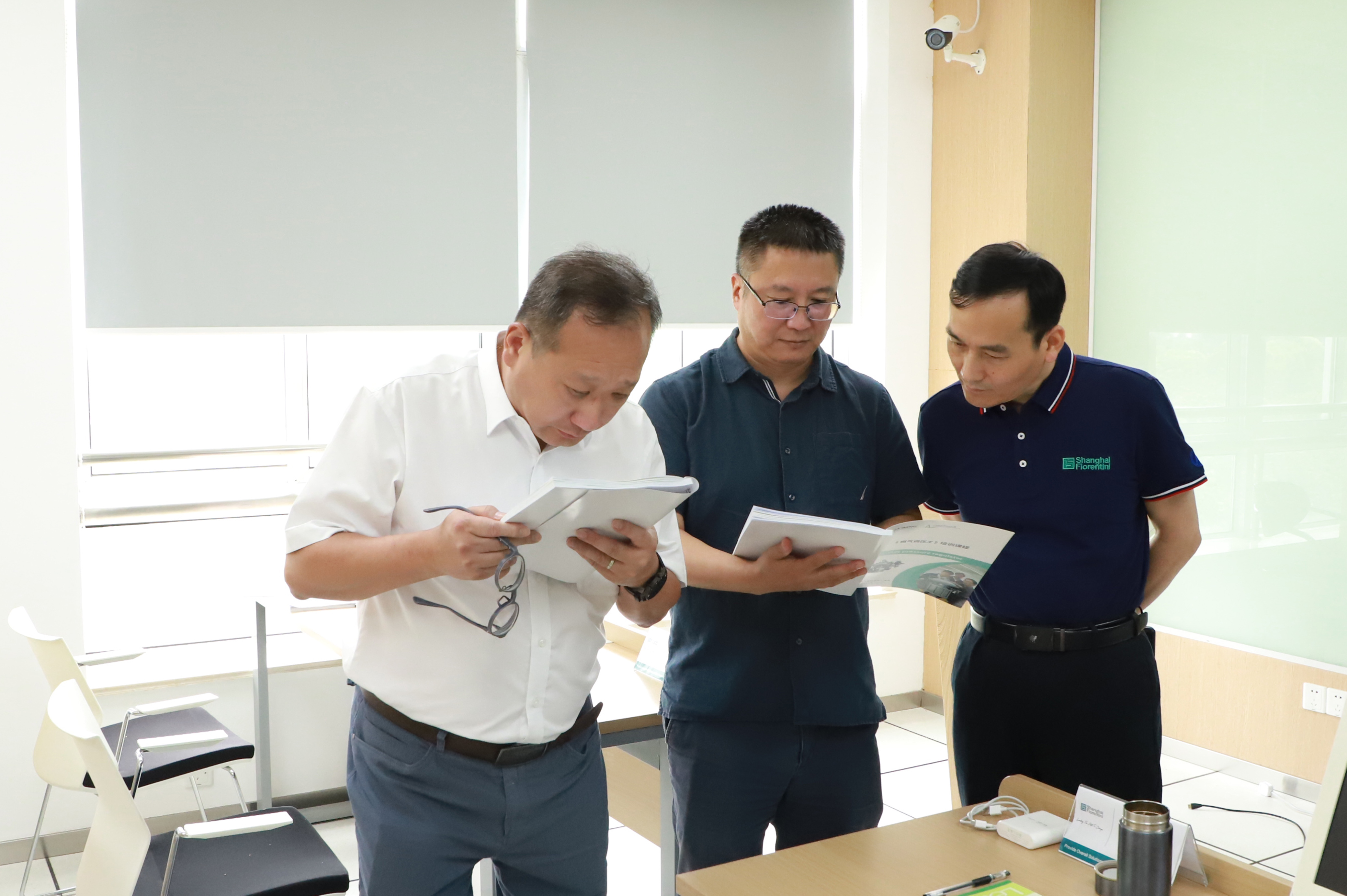 香港中华煤气人力资源暨安全及环保总监林铭荣先生莅临上海飞奥TTI认可培训机构 - 新闻中心 - 上海飞奥燃气设备有限公司